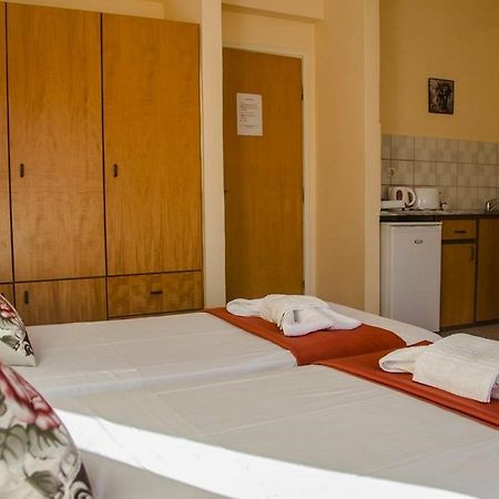 קפלוס Yiannis The Beekeeper Apartments מראה חיצוני תמונה