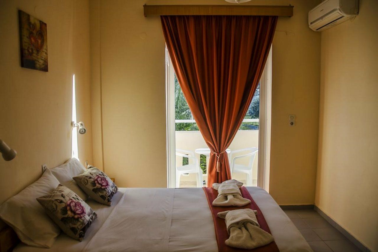 קפלוס Yiannis The Beekeeper Apartments מראה חיצוני תמונה